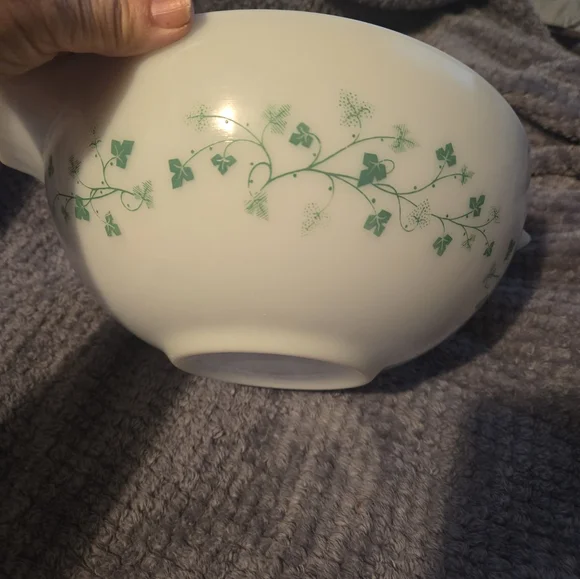 Large ivy Cinderella  bowl (13 inches) - Picture 7 of 10